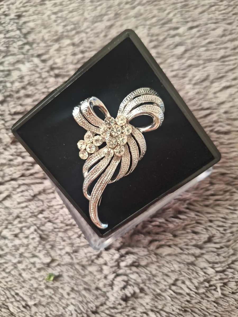 Brooches jewellery - Image 2