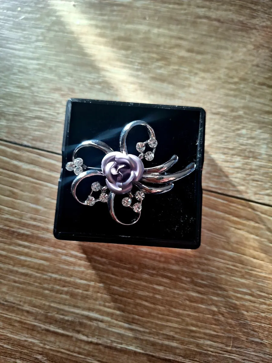 Brooches jewellery - Image 3