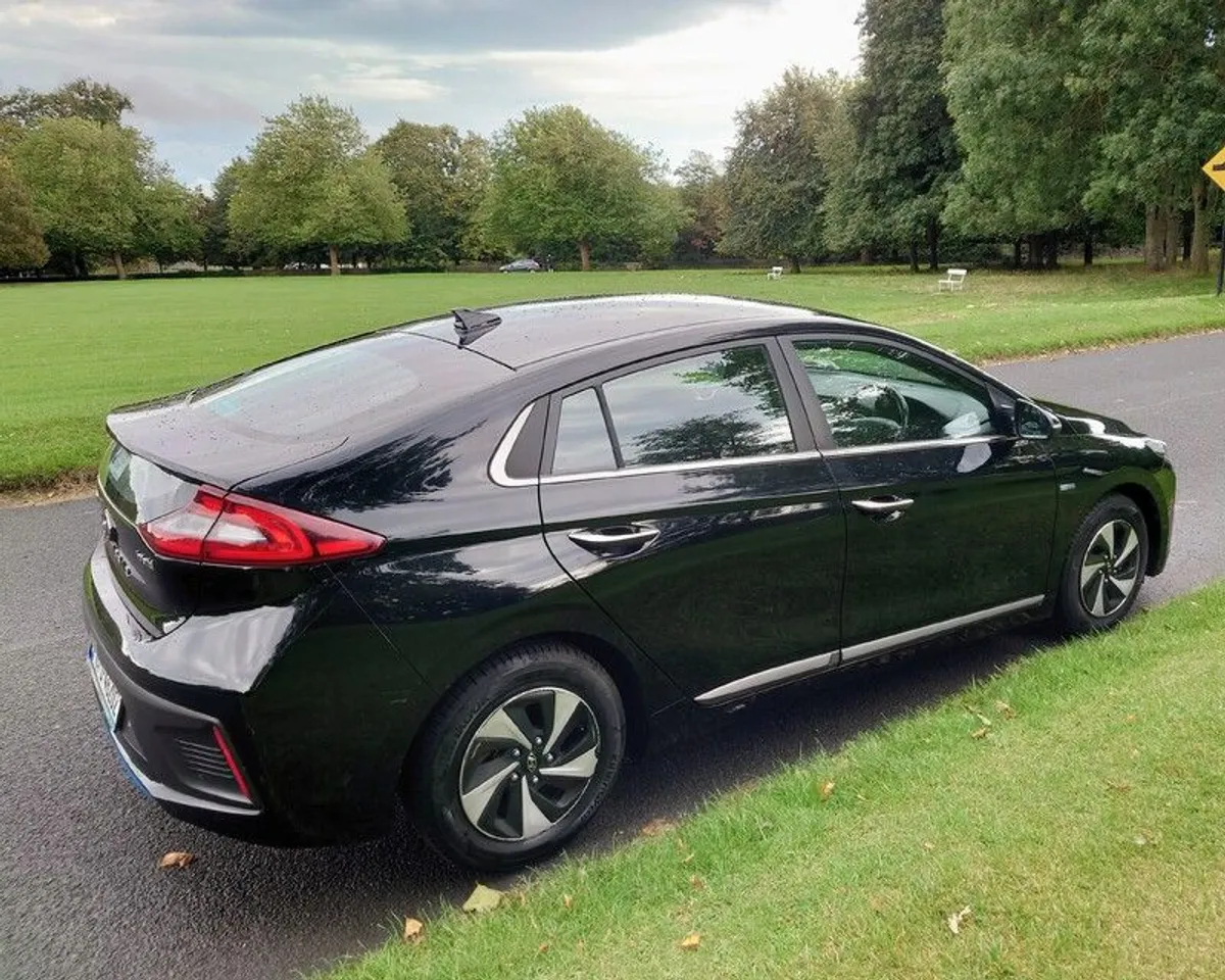 2018 Hyundai Ioniq hybrid - Image 4