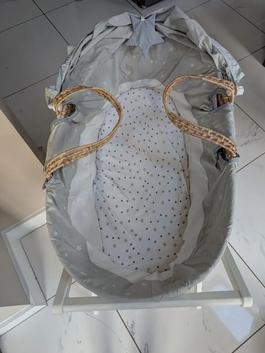 Moses basket and stand - Image 2