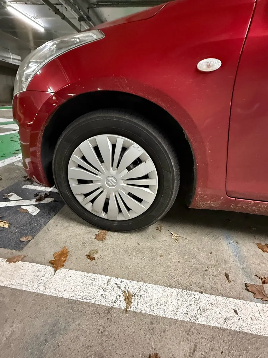 Suzuki Swift. Reverse camera, CarPlay - Image 2