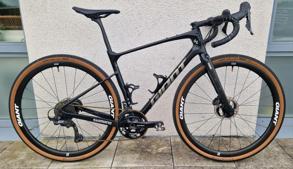 Giant Revolt Advanced 0 Carbon Gravel Bike - Image 1