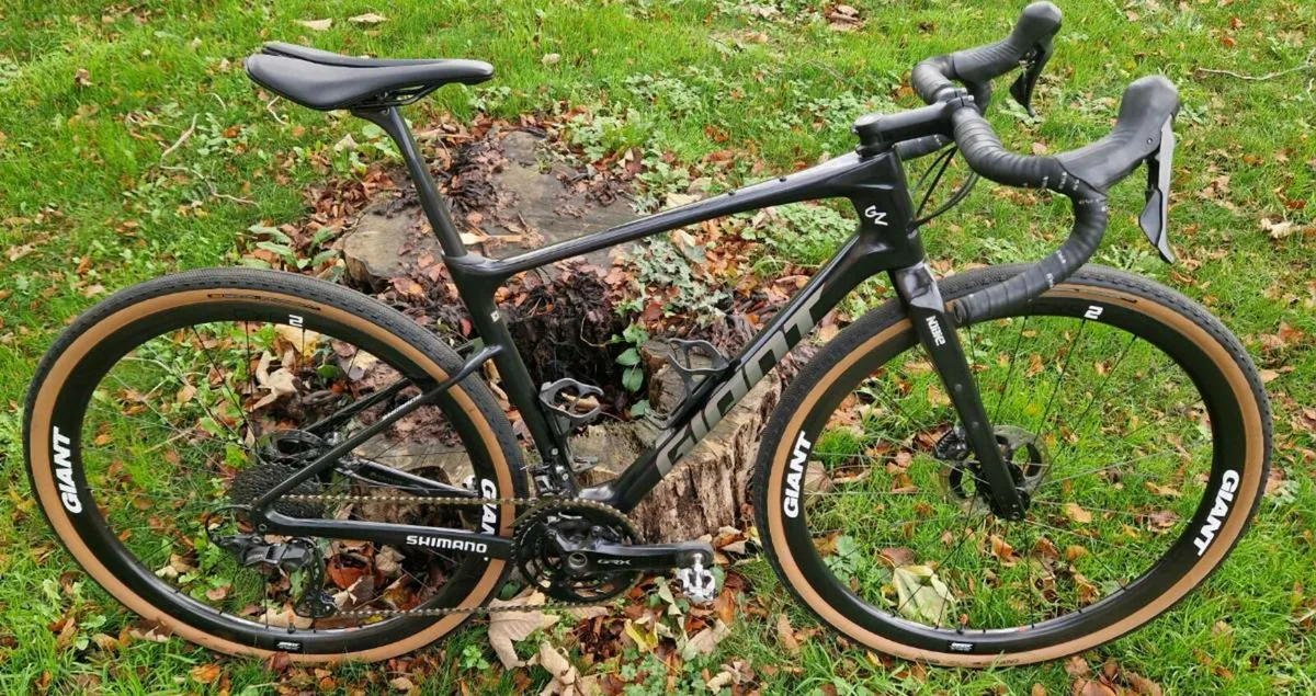 Giant Revolt Advanced 0 Carbon Gravel Bike - Image 2