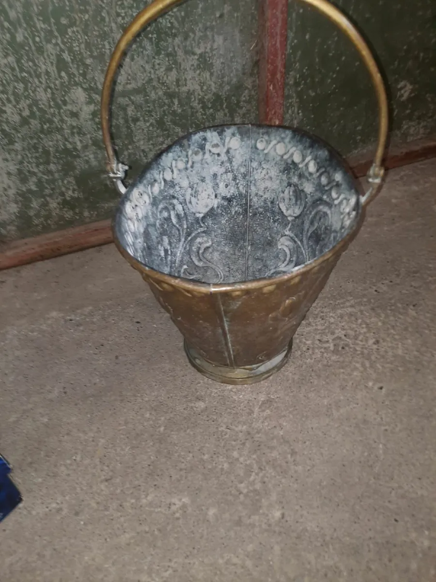 Antique coal bucket - Image 2