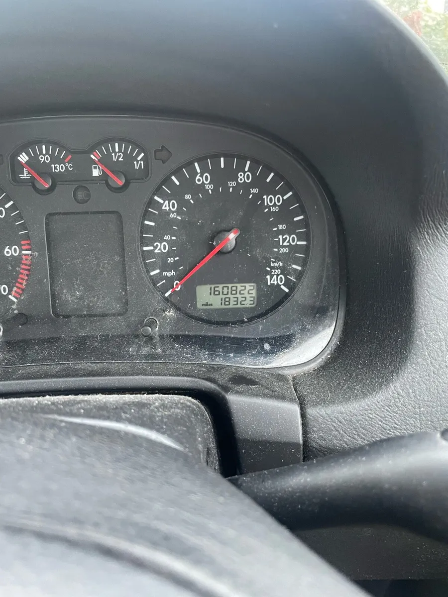 VW Golf 2002 - Image 3