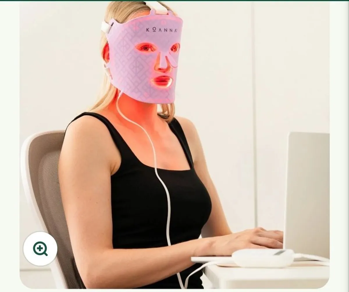 Koanna LED Light Therapy Face Mask - Image 4