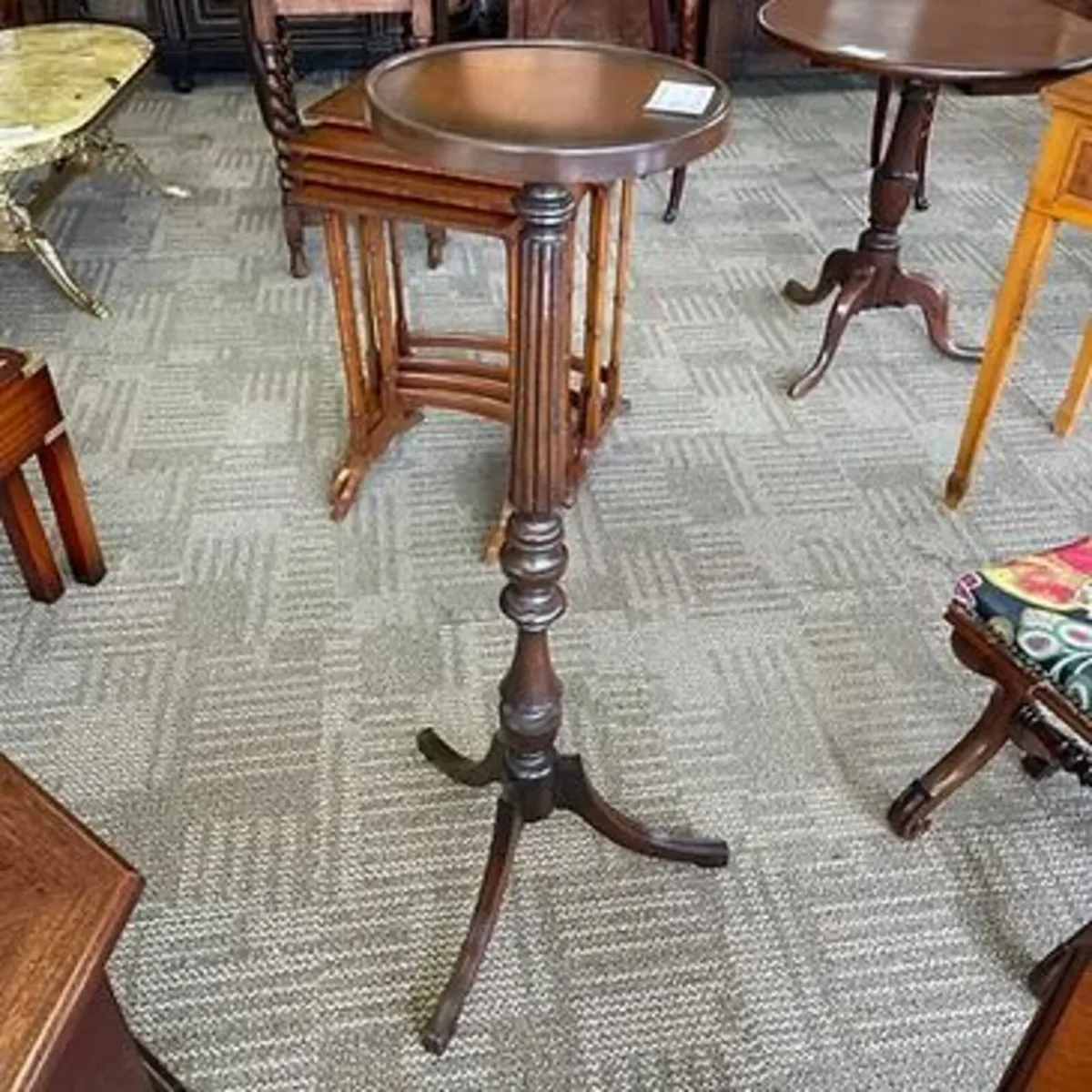 Stunning mahogany tripod base pot/plant stand. In