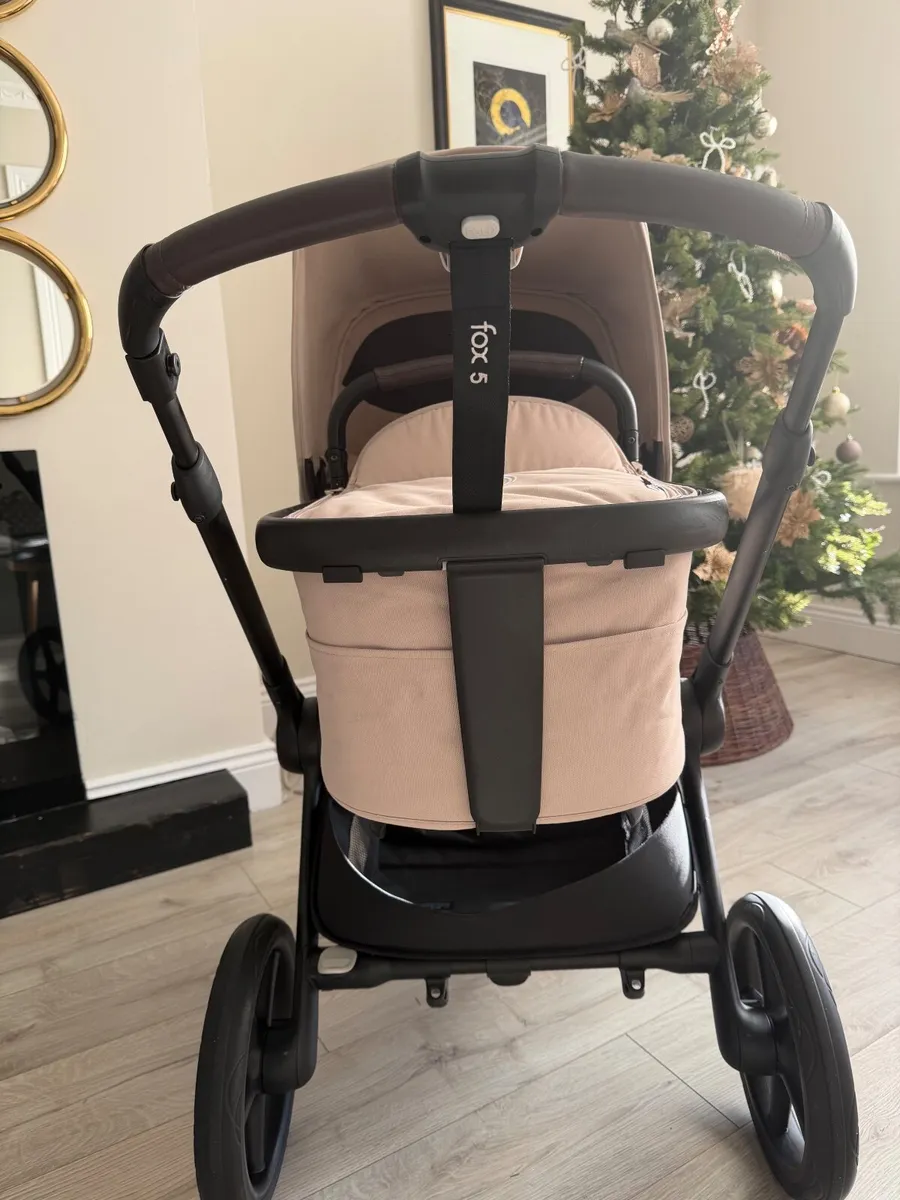 Bugaboo Fox 5 Complete- Desert Taupe with extra - Image 3