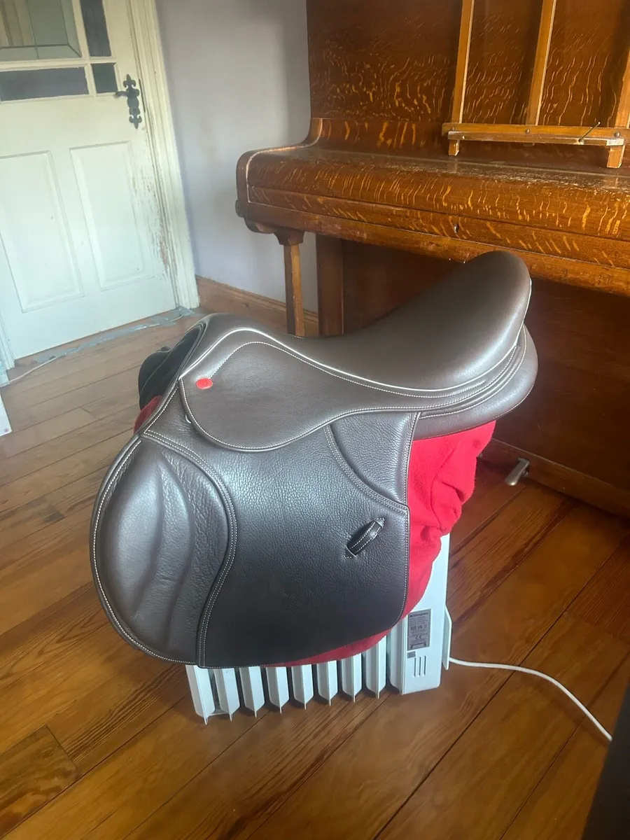 Whitaker Overton Jump Saddle - Image 1