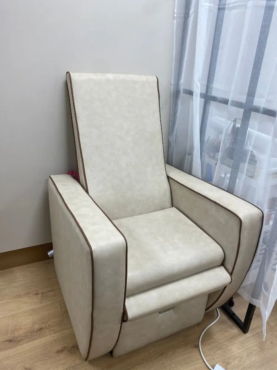 Pedicure Chair - Image 1