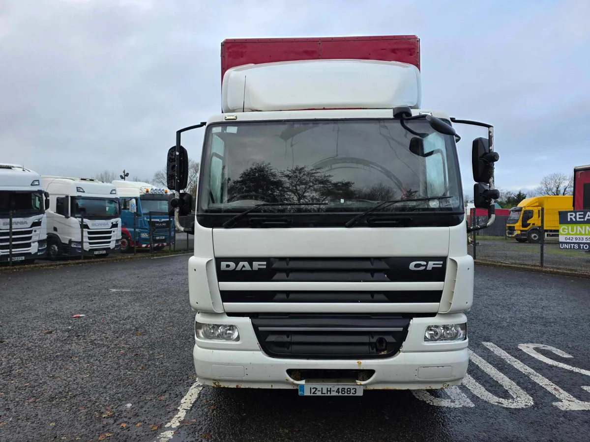 2012 DAF CF 6X2 Rear Steer 26ft Curtainsider - Image 2