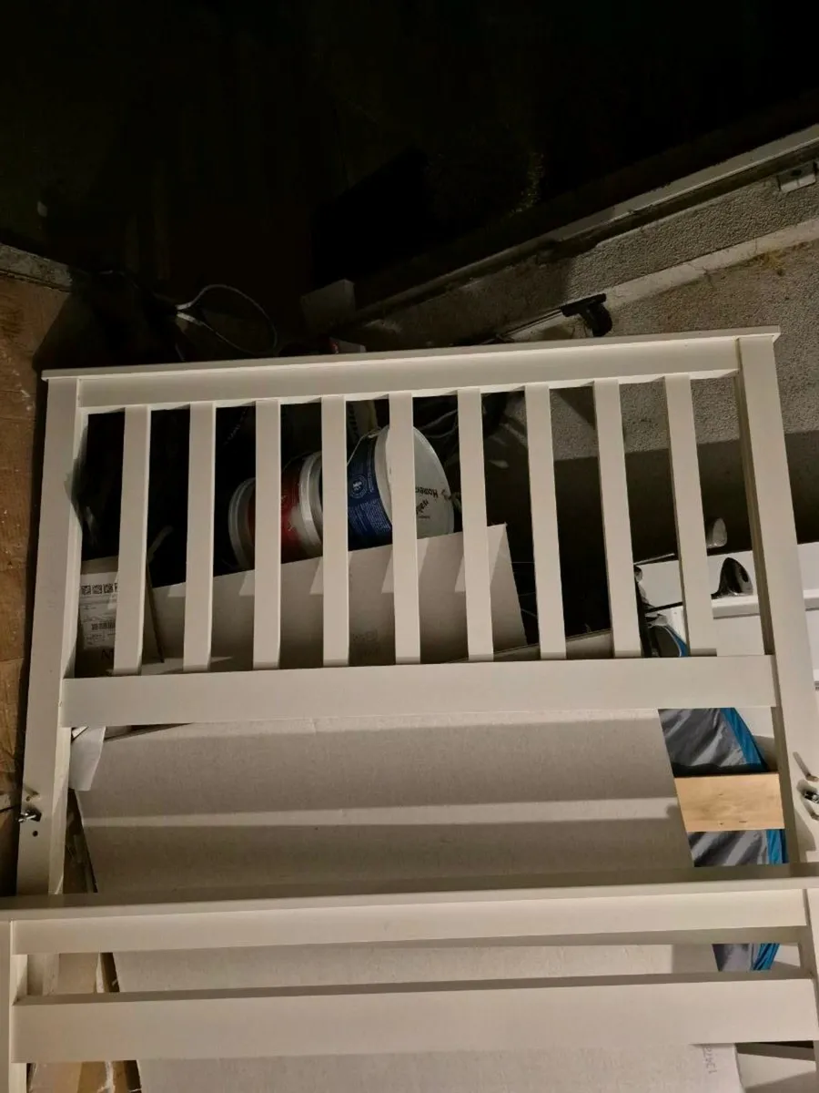 Double bed - Image 1