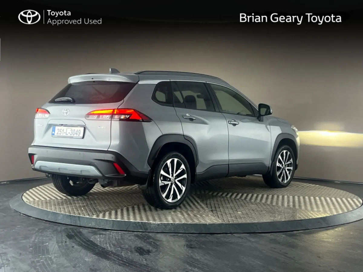 Toyota Corolla Cross HYBRID SPORT - Image 2