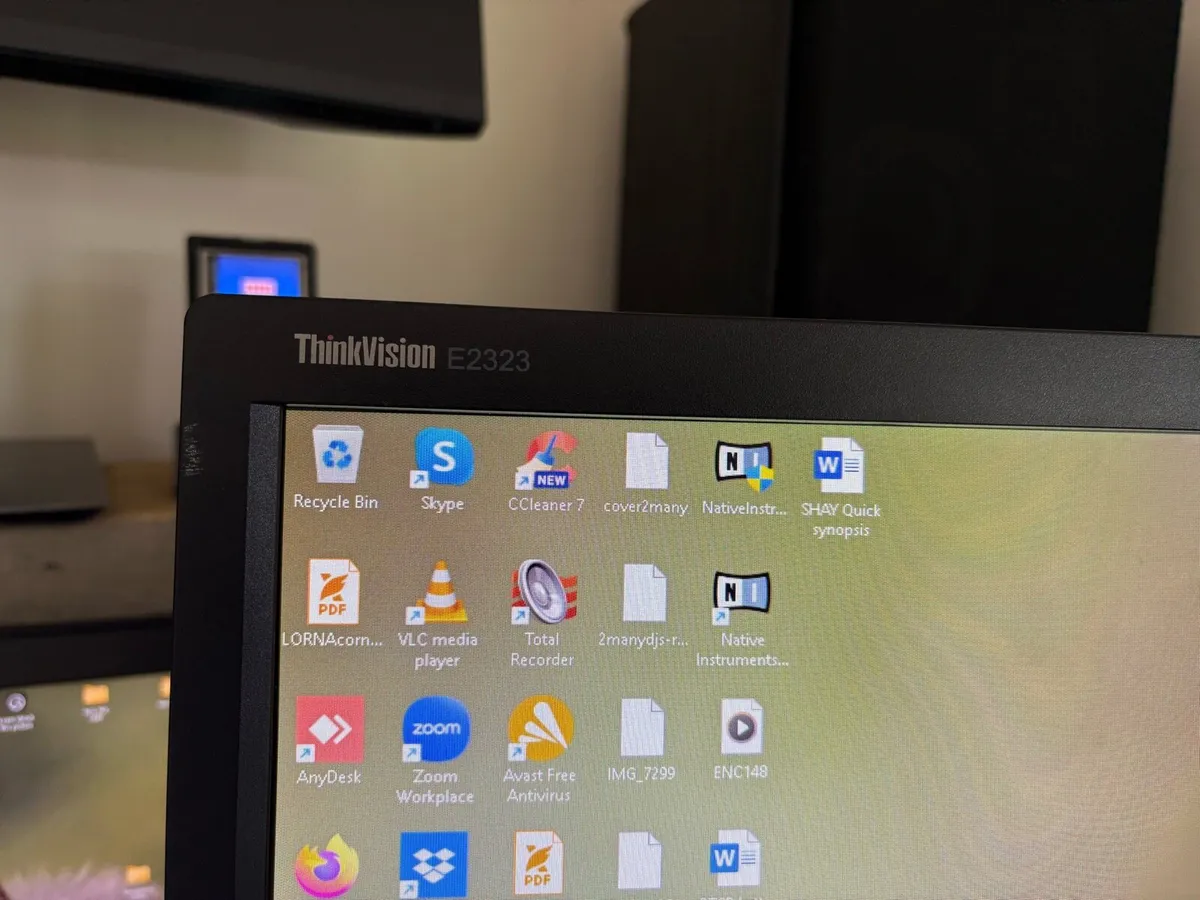 23” Lenovo Thinkvision E2323 computer monitor - Image 3