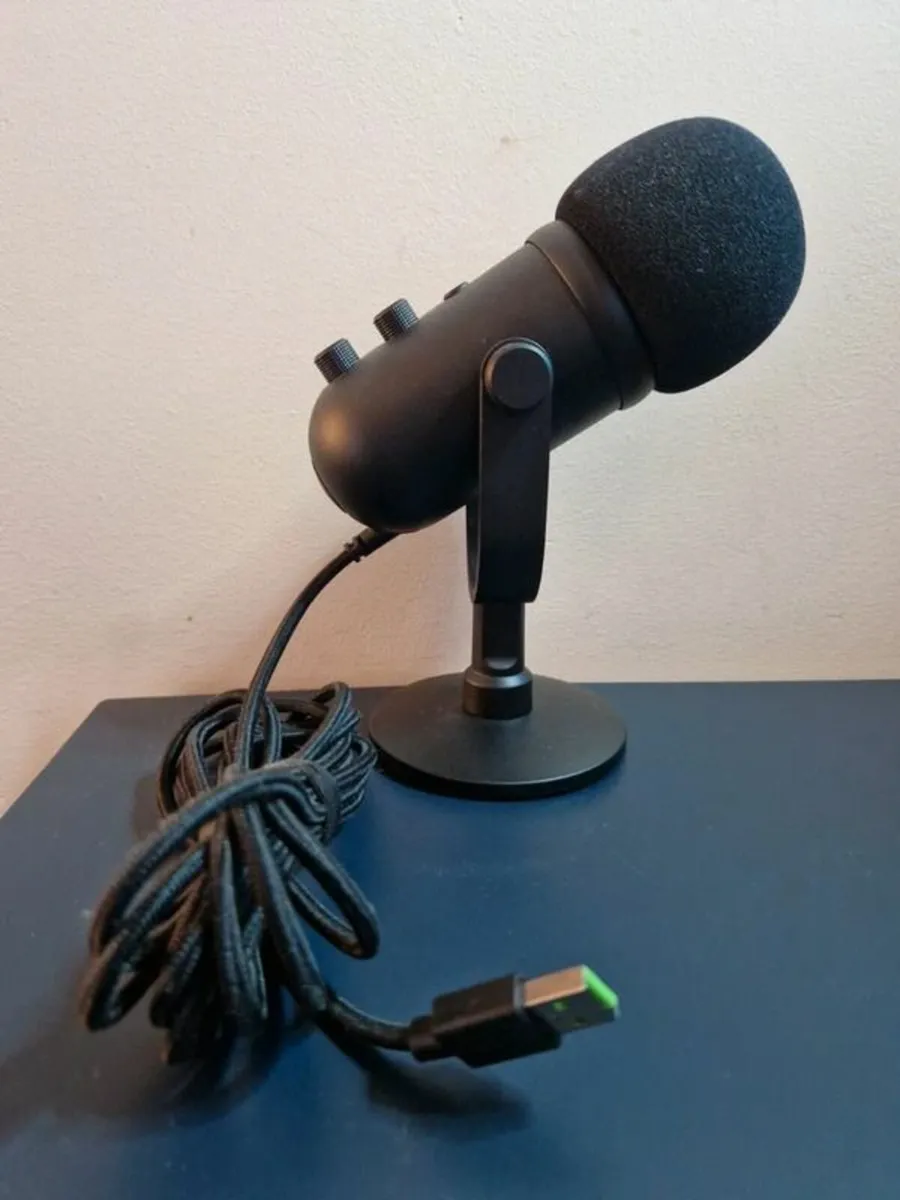 Razer Seiren V2 Pro - Pro-Grade USB Microphone - Image 2