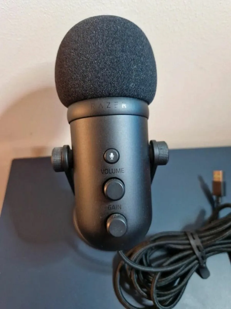 Razer Seiren V2 Pro - Pro-Grade USB Microphone - Image 3