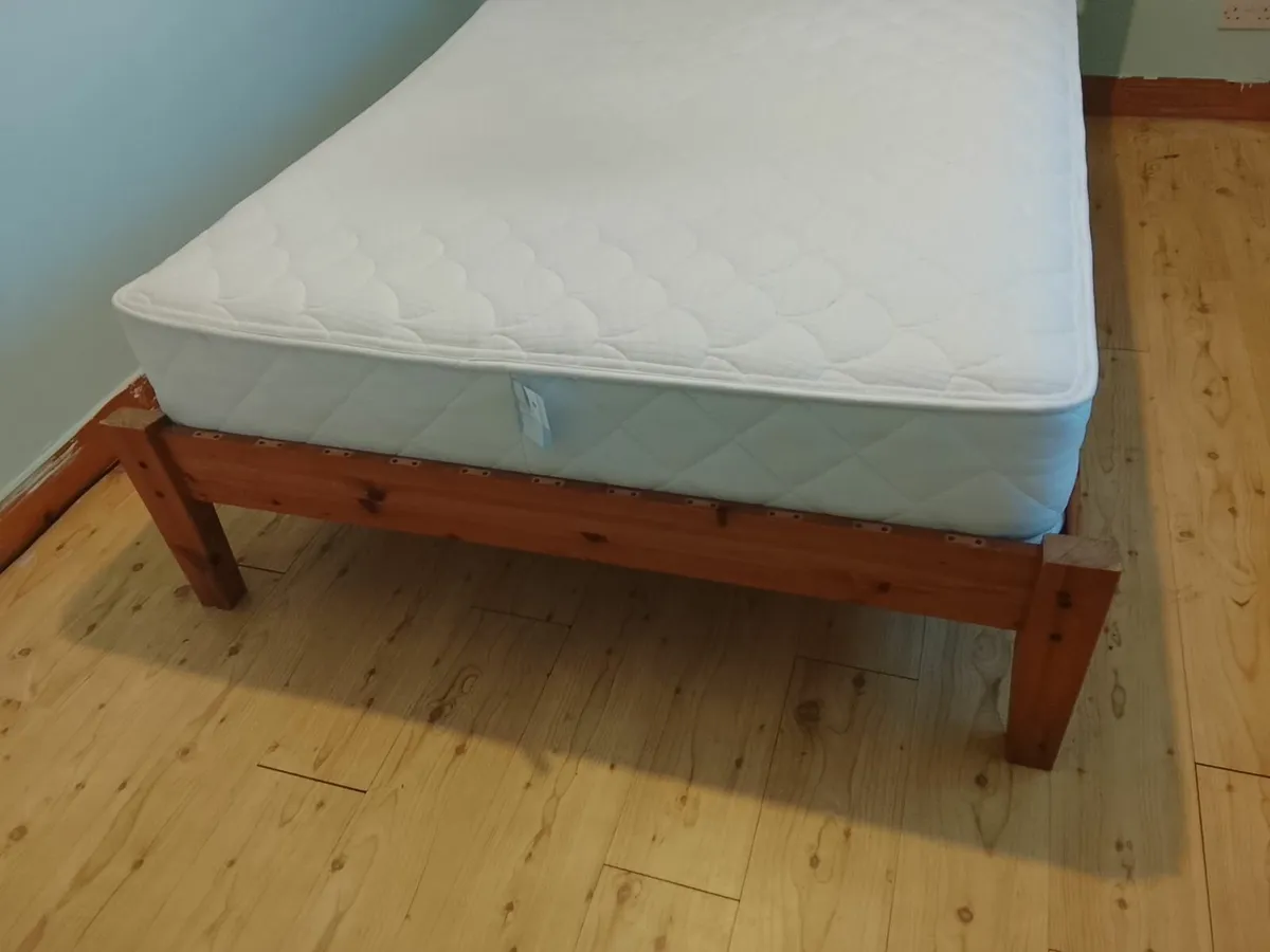 WOODEN BED - Image 4