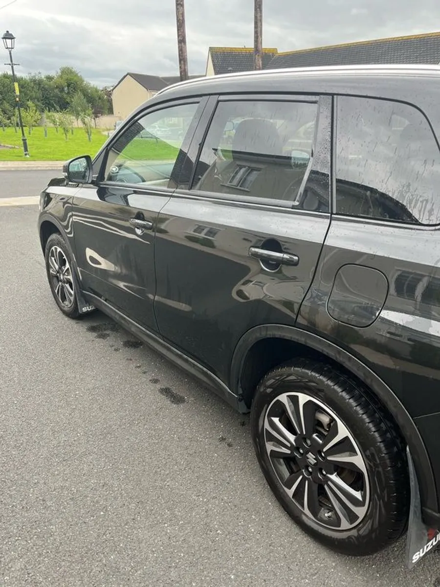 2024 Suzuki Vitara Full Hybrid - Image 3