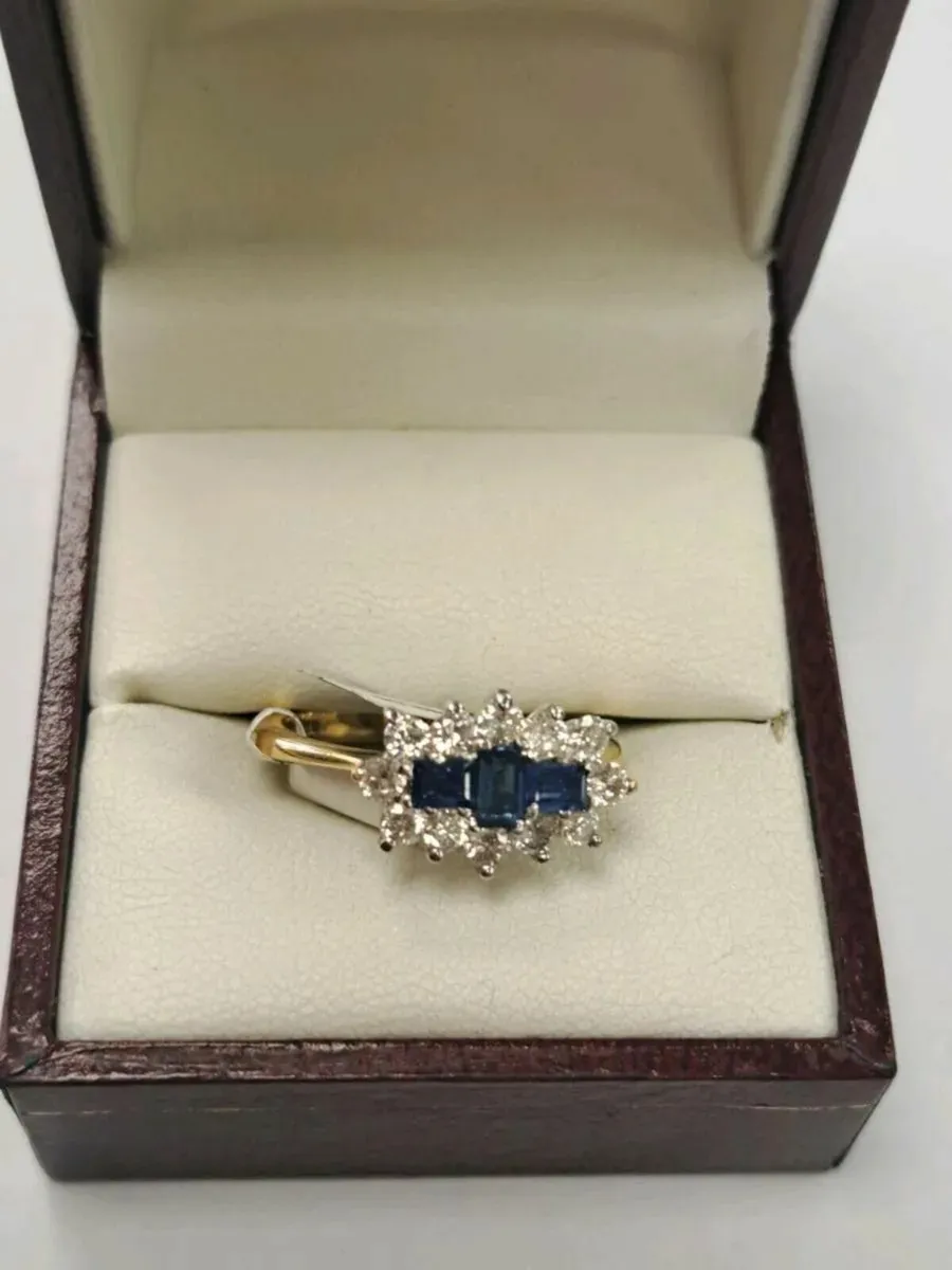 18k Diamond and sapphire ring 18Ct - Image 3