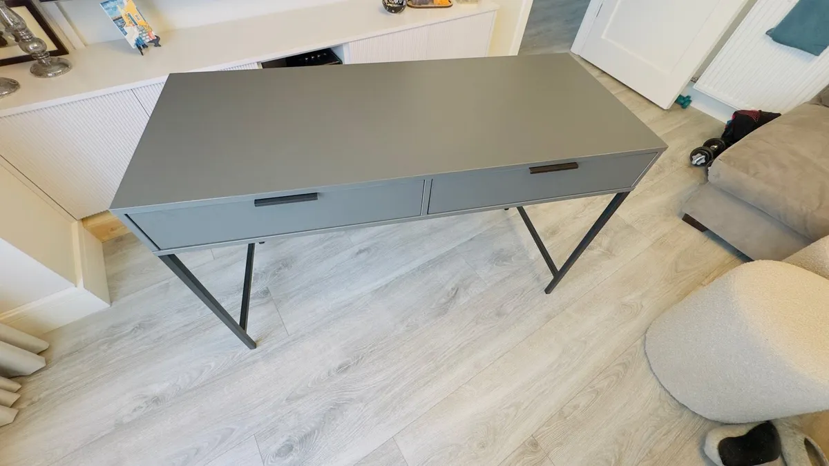 Console,table - Image 1