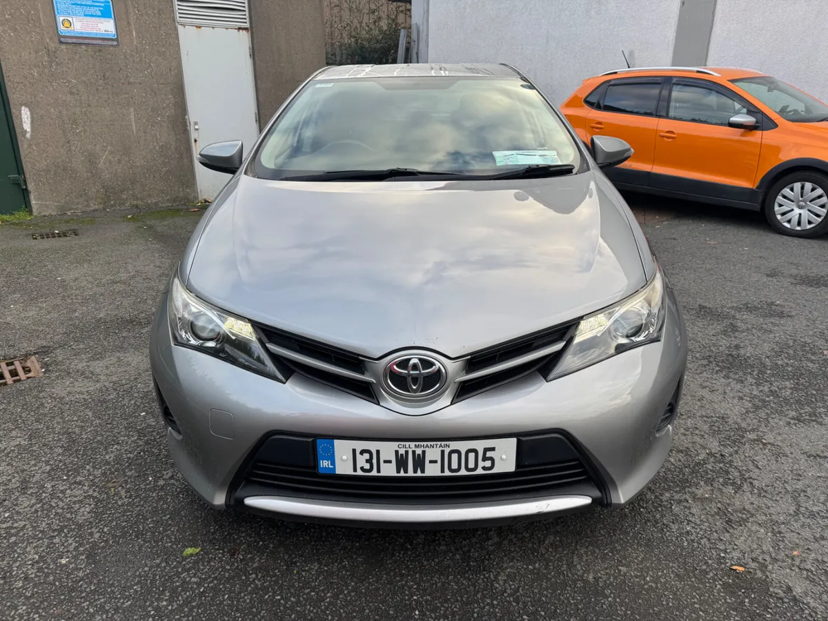 Toyota Auris 2013 Petrol - Image 3
