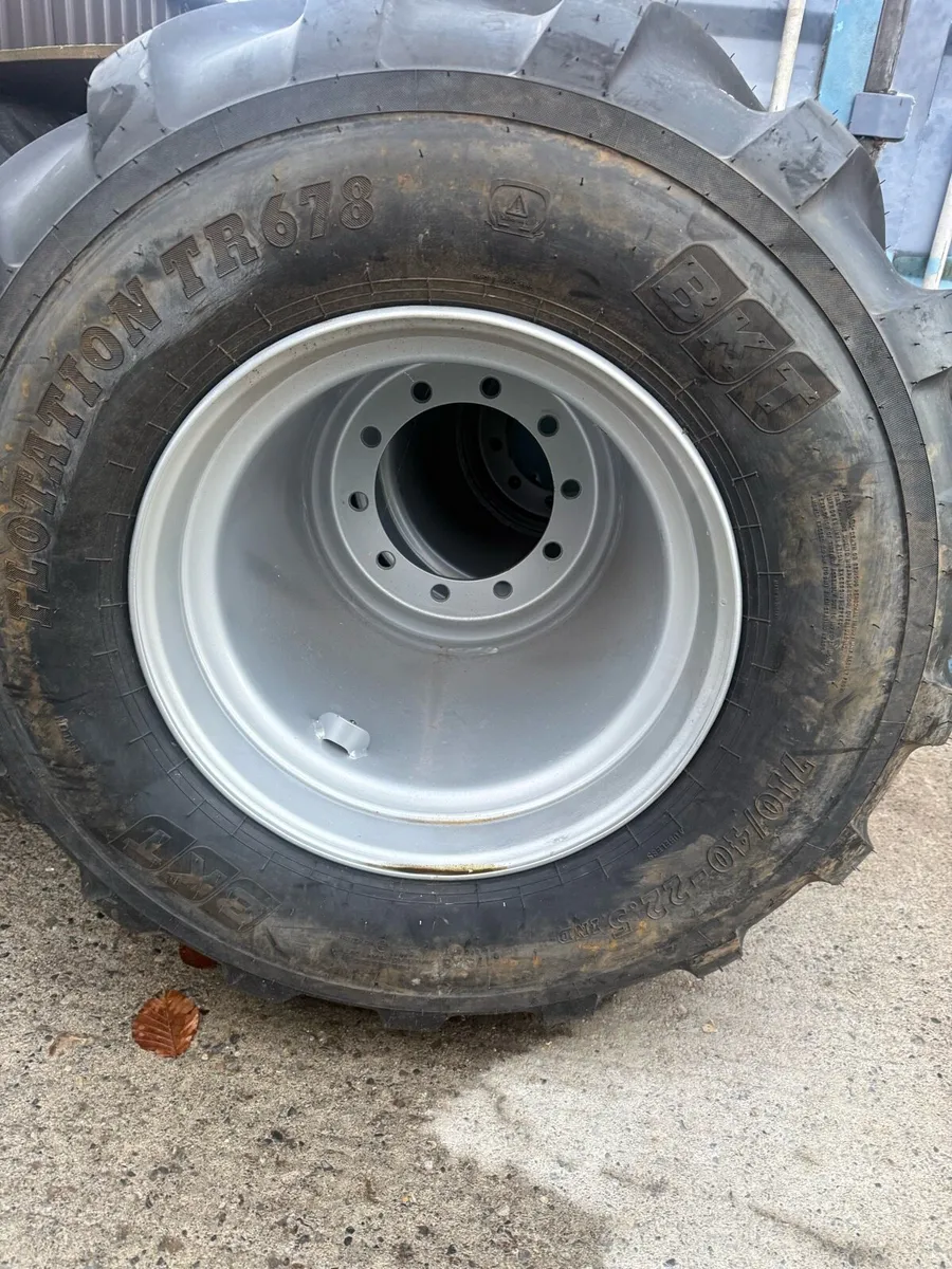 4 NEW BKT FLOTATION TR678 10 STUD - Image 4