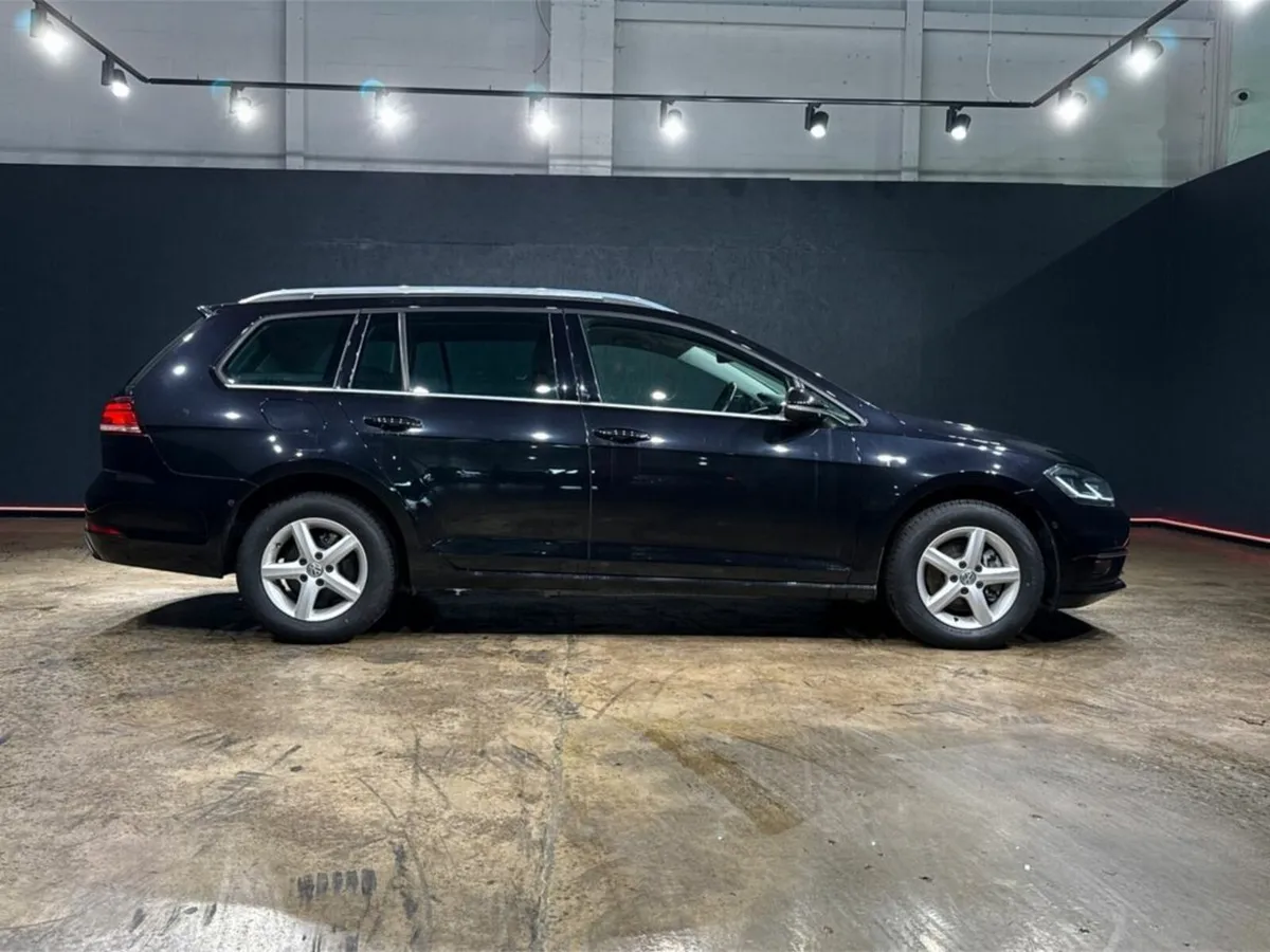 Volkswagen Golf AUTOMATIC 1.2 TSI - CRUISE CONTROL - Image 3