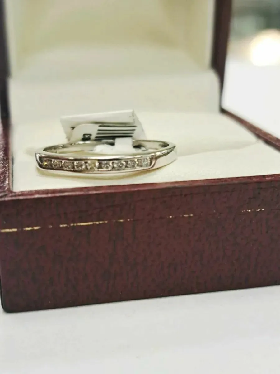 18K White Gold Diamond Ring 18Ct - Image 2