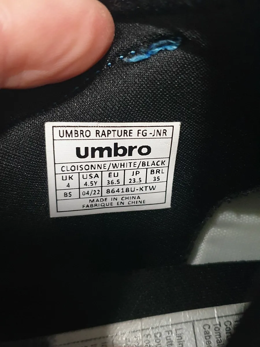 soccer/ football boots size: UK4 - Image 2