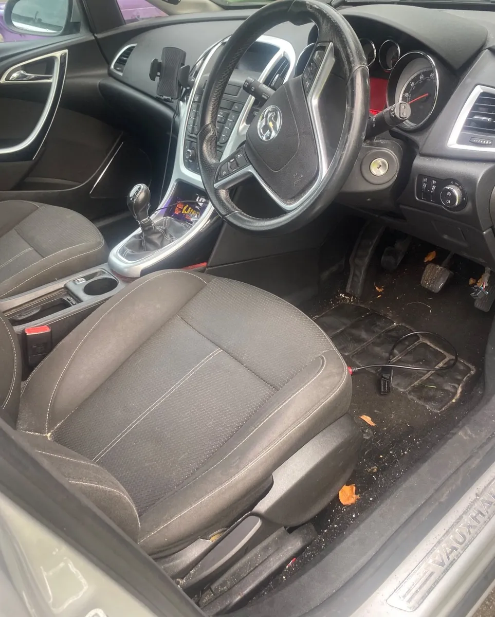 Vauxhall Astra 2011 - Image 3