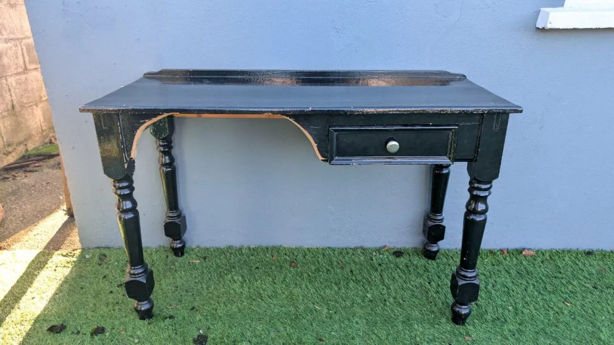 Desk with Drawer - Image 1