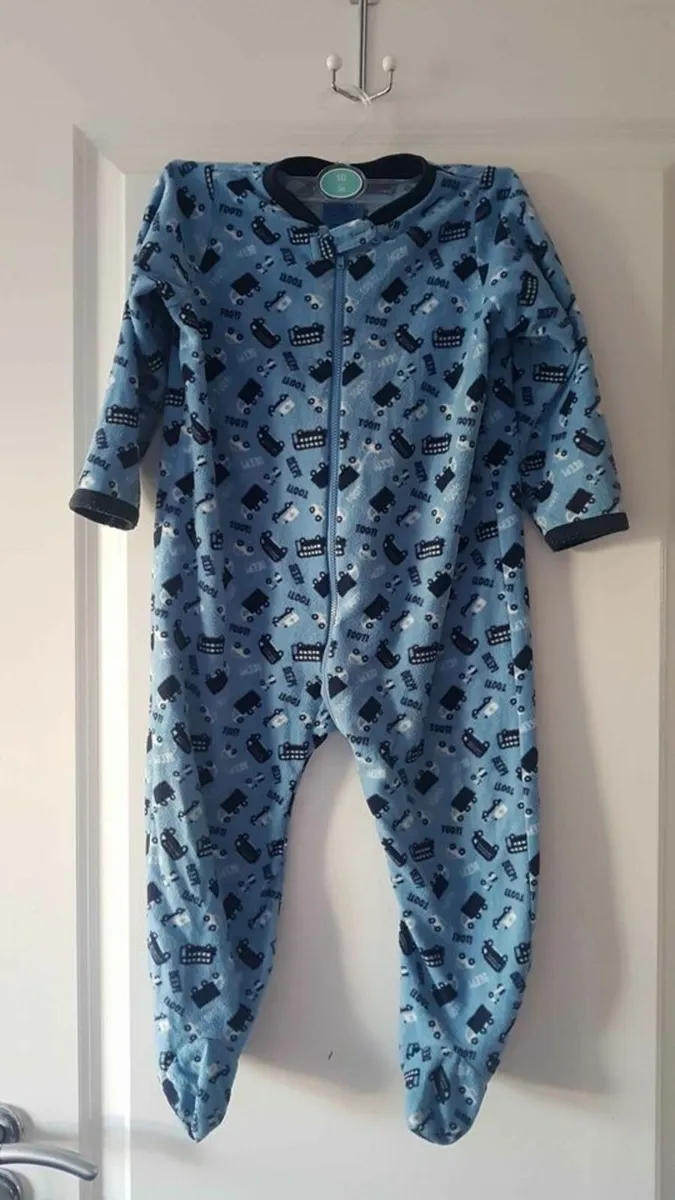 3/4 years old playsuit  barely worn - Image 2