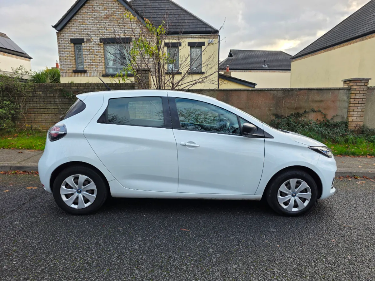 Renault Zoe Play R110 Z. e. 50 MY19 FUL 4DR - Image 2