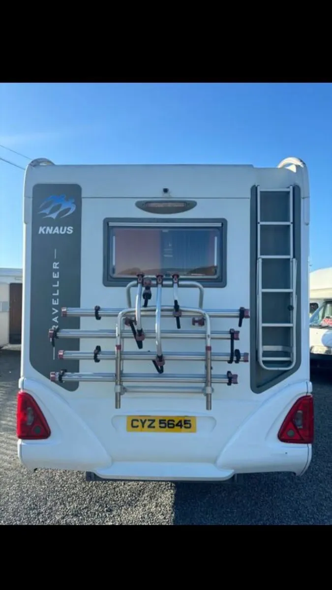 Camper van - Image 2