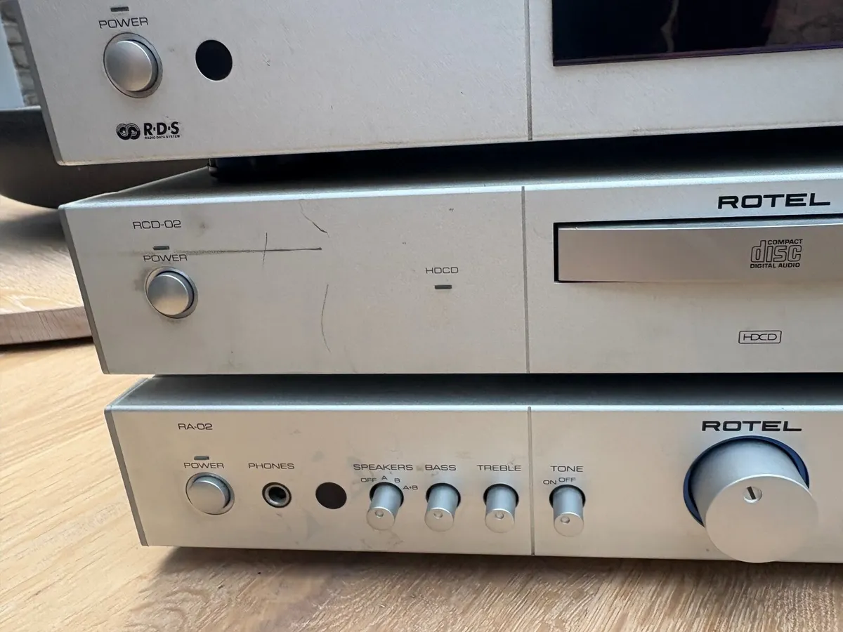 Vinyl Turntable - Image 3