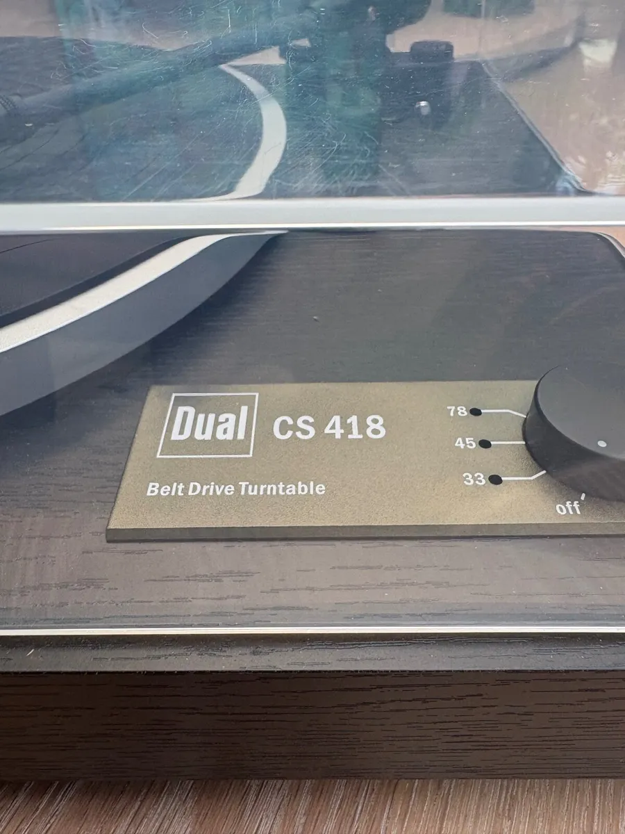 Vinyl Turntable - Image 4