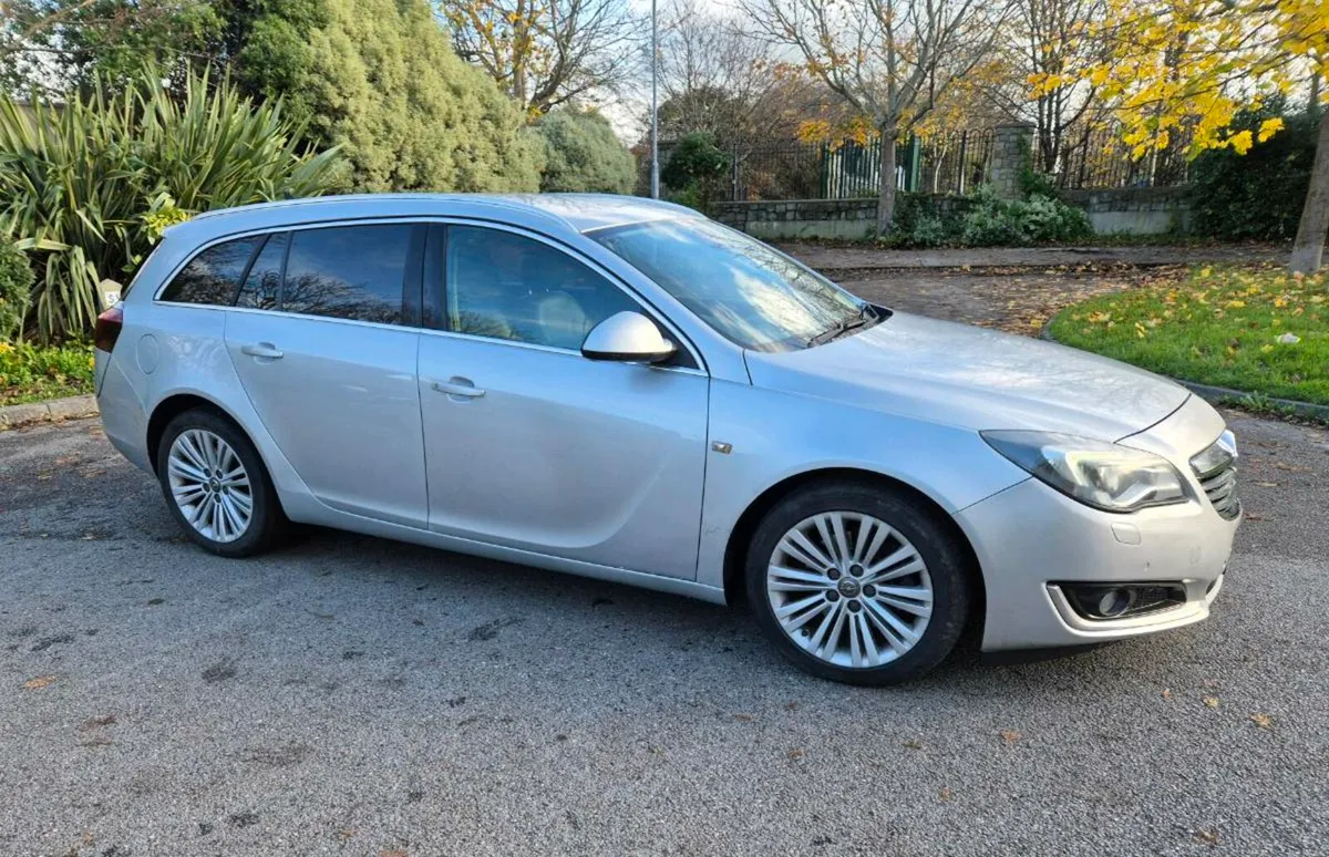 Insignia Estate 2015 NCT Today 09/26 Hi Spec Car ! - Image 1