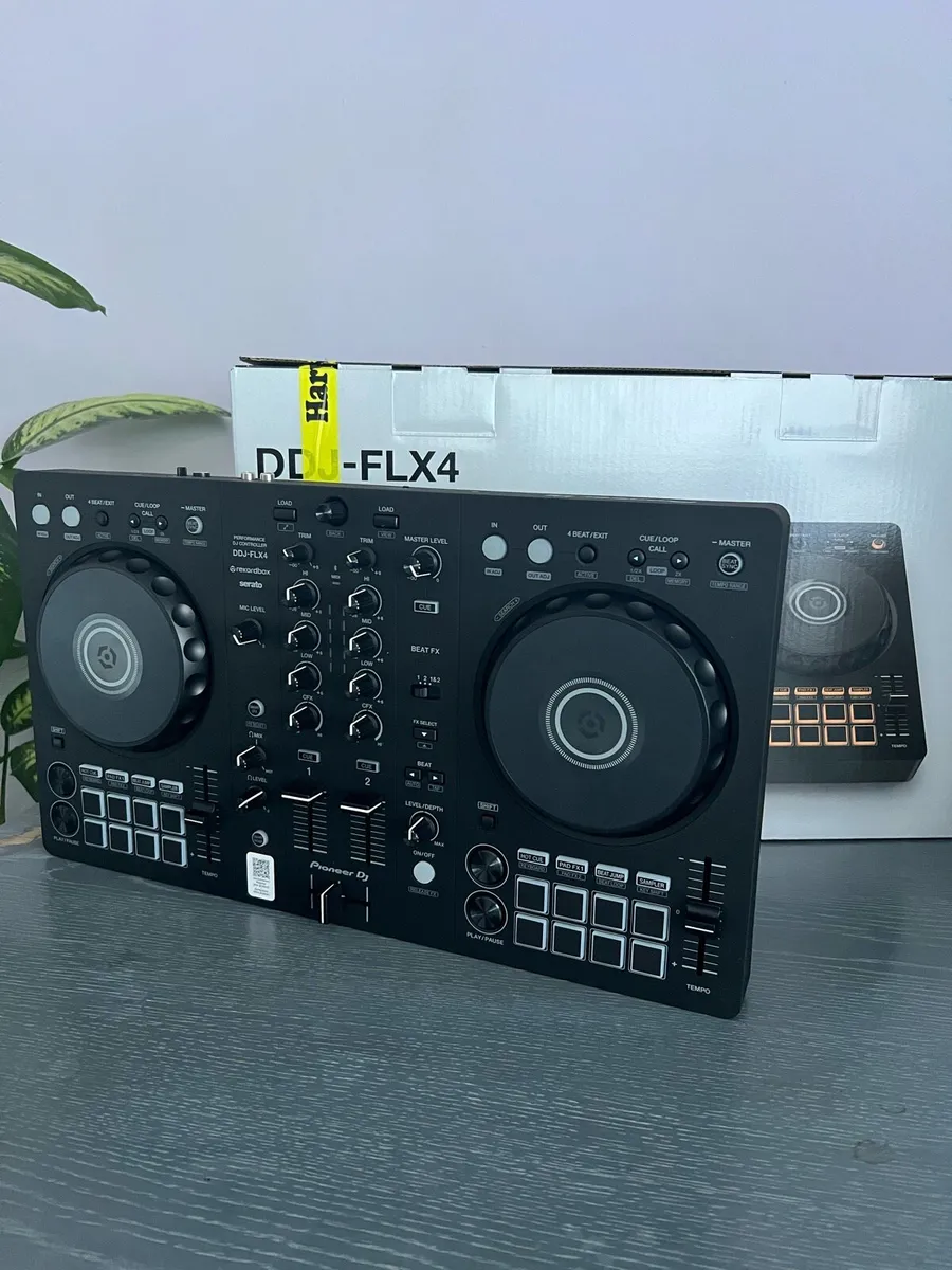 DDJ-FLX4 LIKE NEW, FEW DAYS OLD, 48 MONTH WARRANTY - Image 1