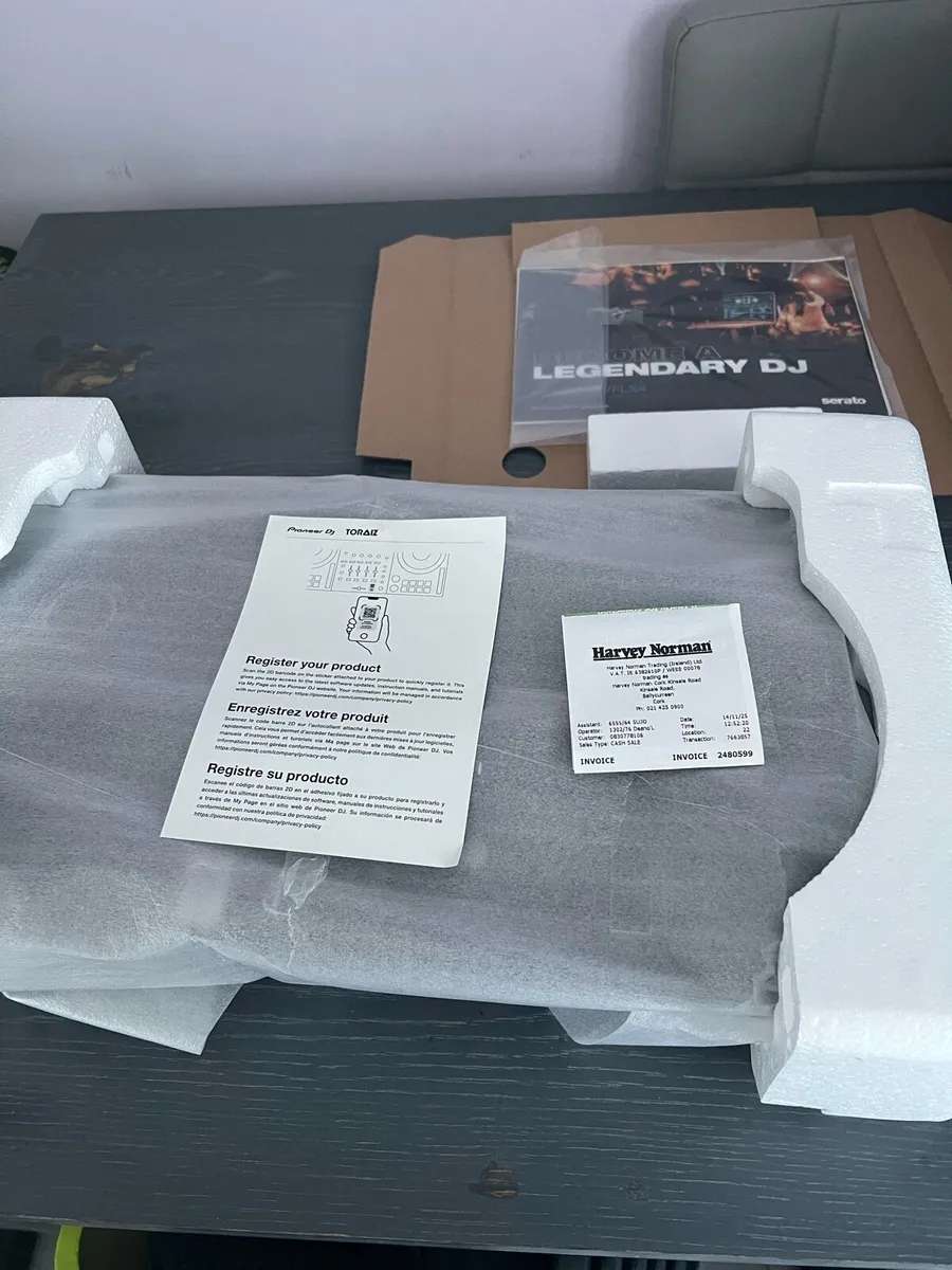 DDJ-FLX4 LIKE NEW, FEW DAYS OLD, 48 MONTH WARRANTY - Image 2