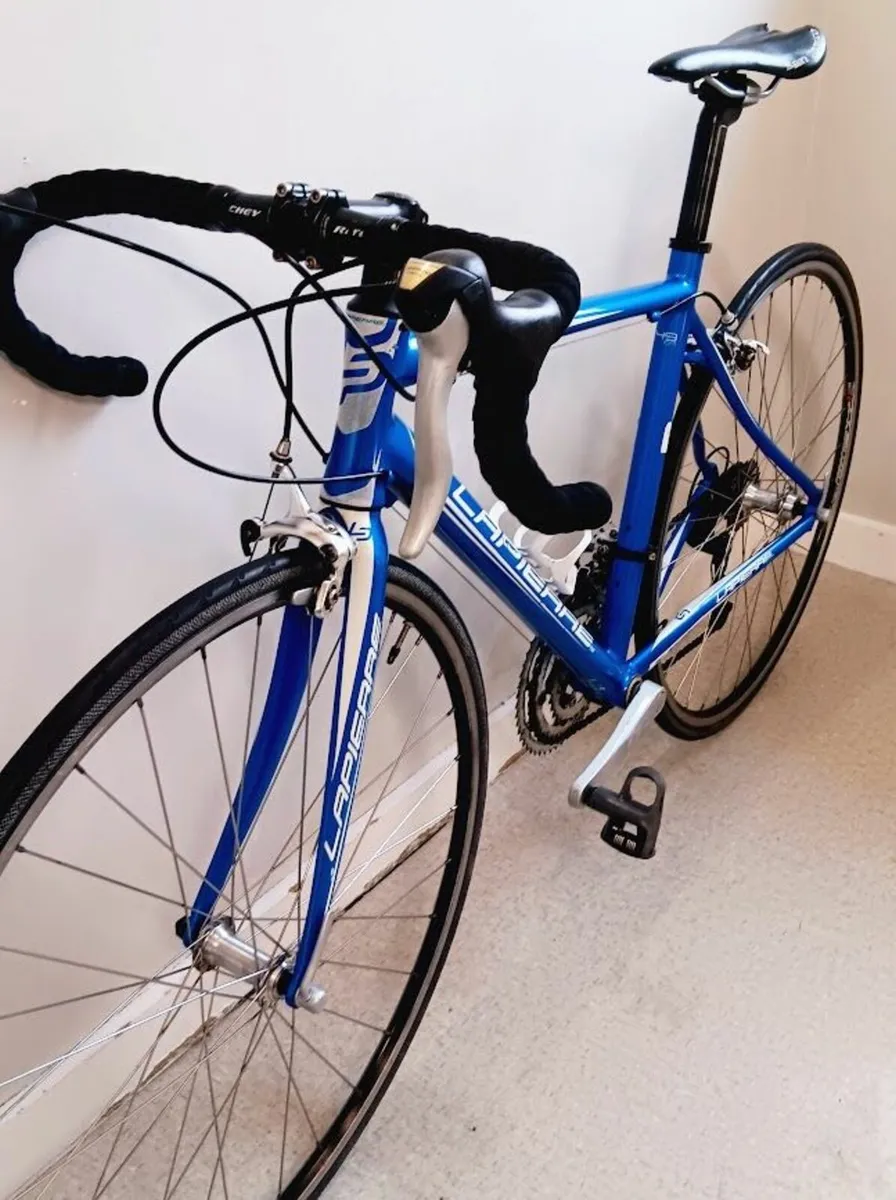 lapierre lightweight road bike (great conditiion) - Image 2