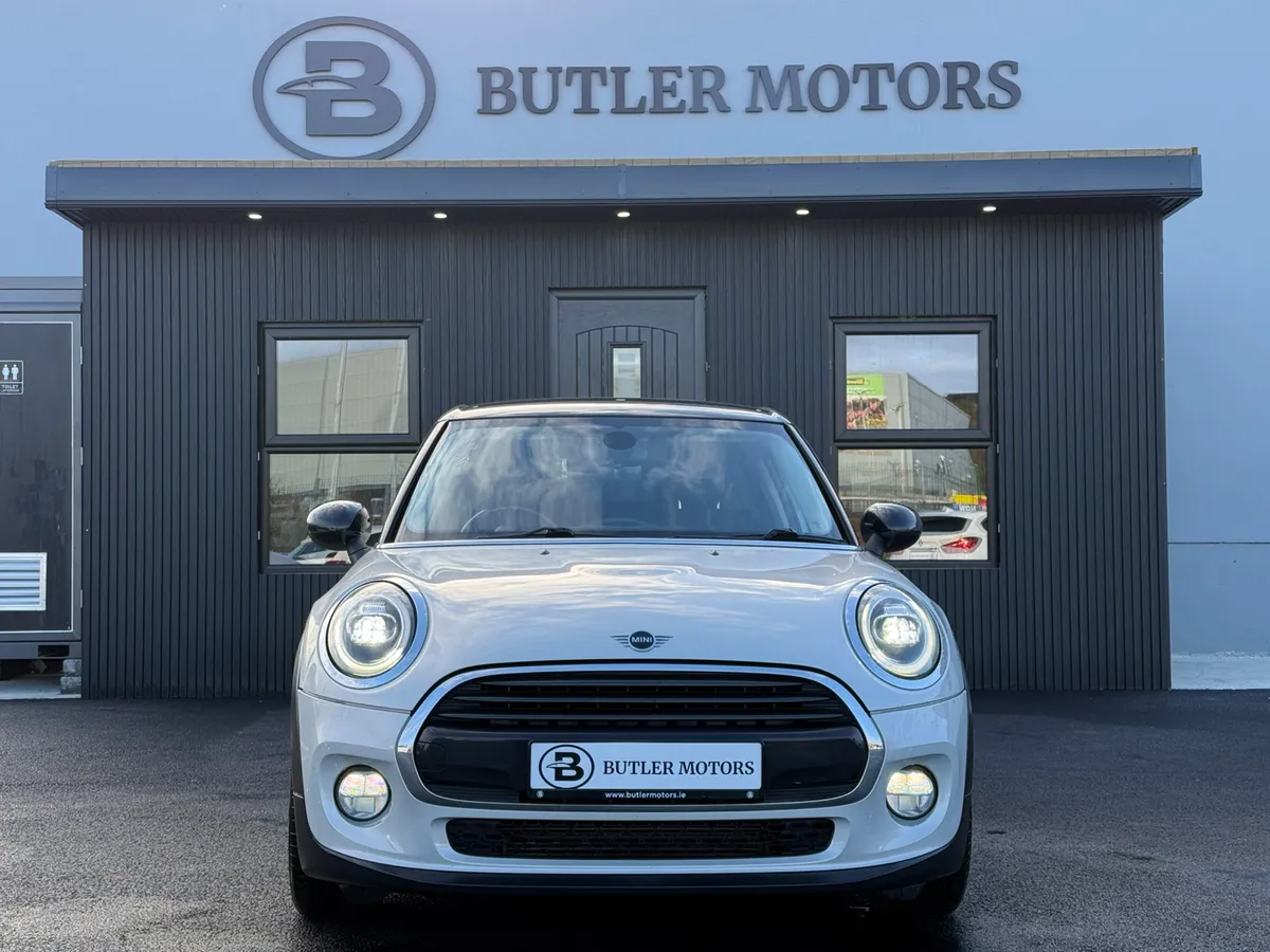 2018 Mini Cooper 1.5P Night Edition 5dr - Image 3