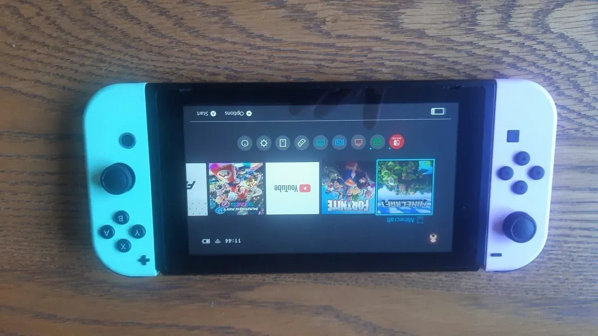 Nintendo Switch - Image 2