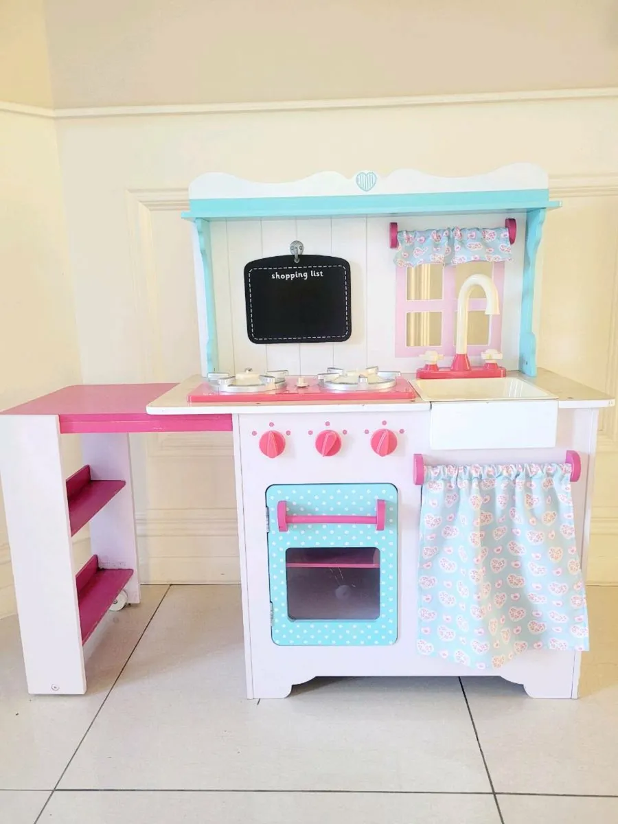 Toy kitchen - Image 1