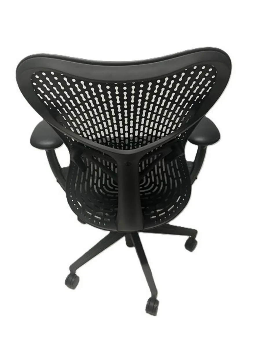 ♻️ Used Herman Miller Mirra 2 Ergonomic Chair♻️ - Image 3