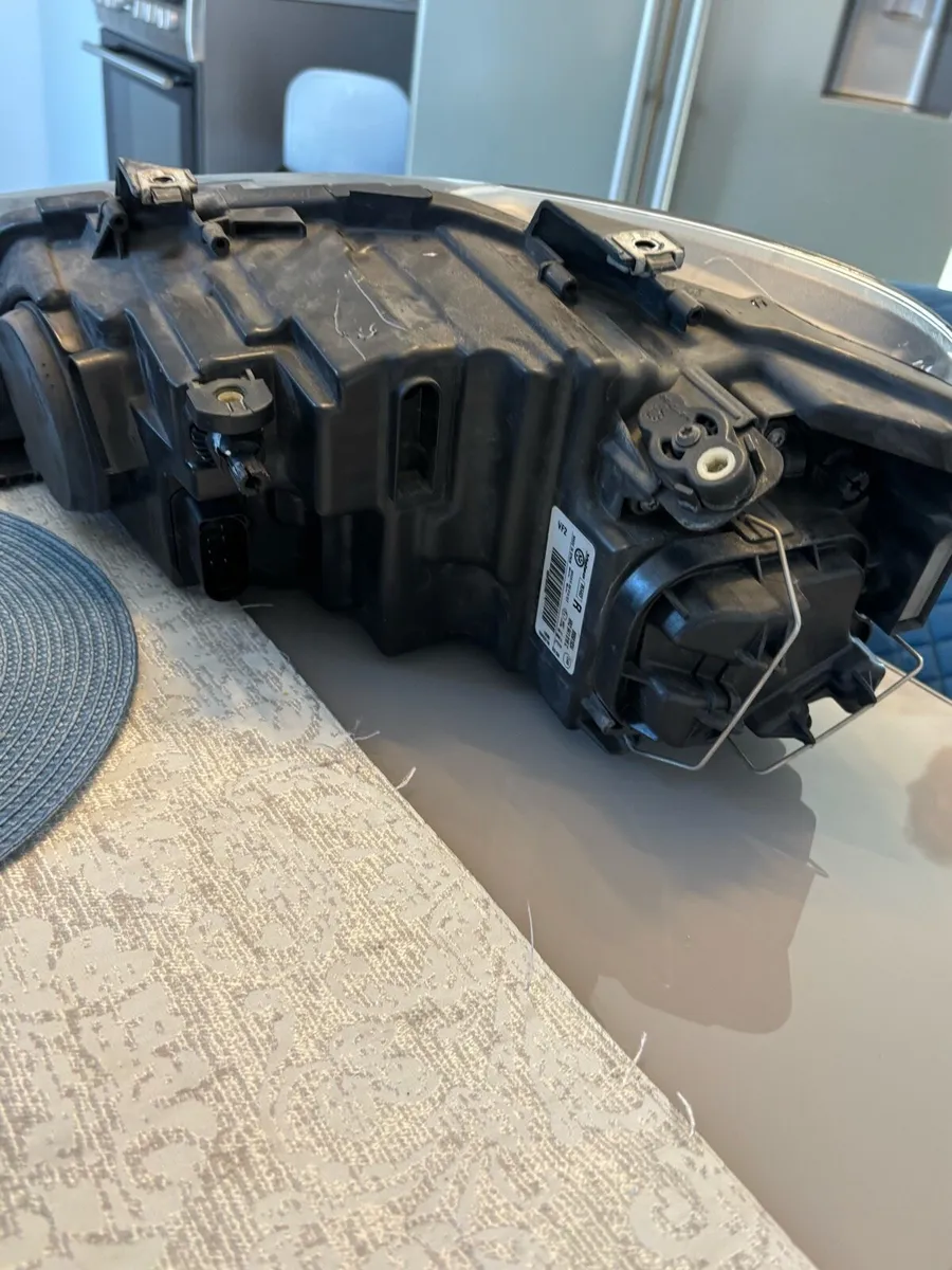 Volkswagen Polo Headlights 09-2014 - Image 3