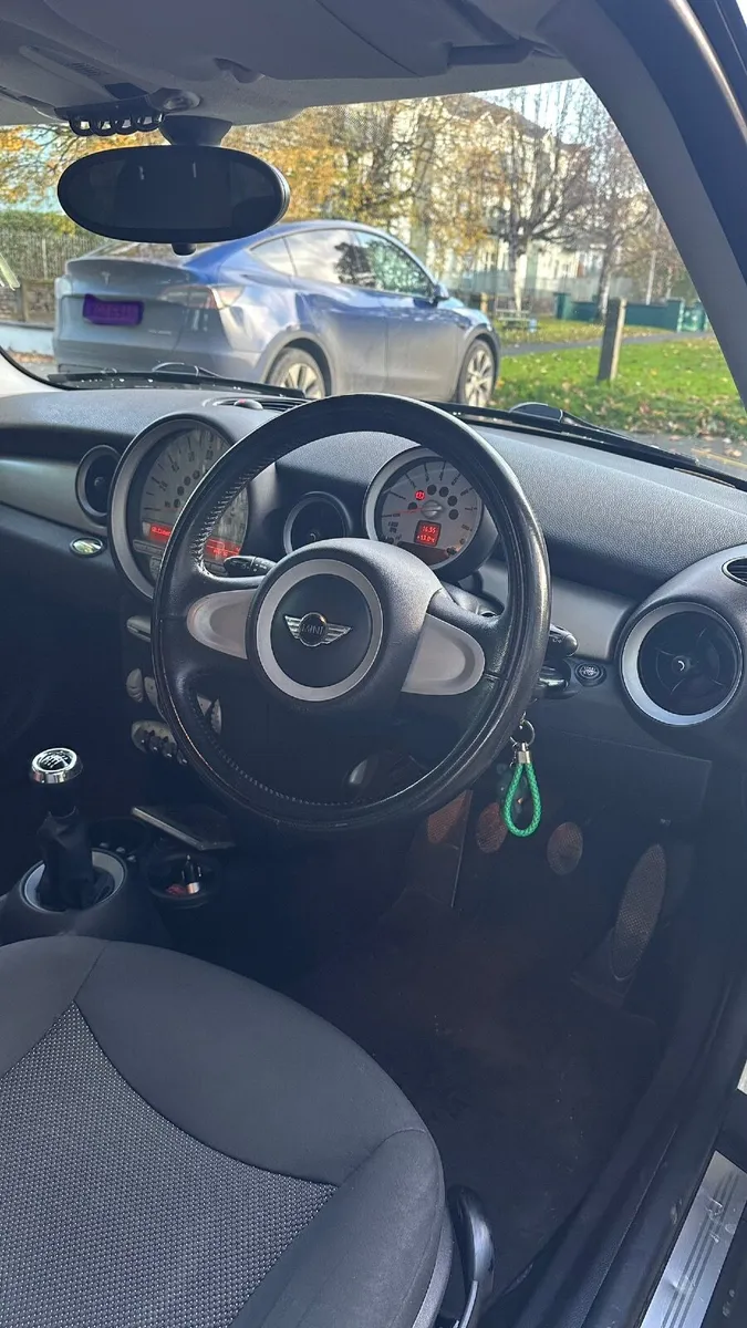 Mini Cooper 2009 - Image 2