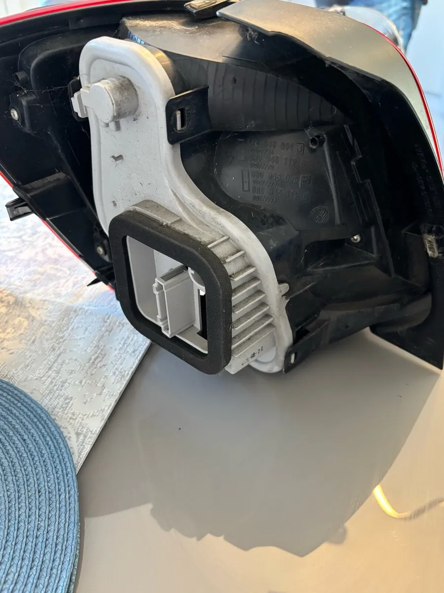 Volkswagen Polo Taillights 09-2014 - Image 2