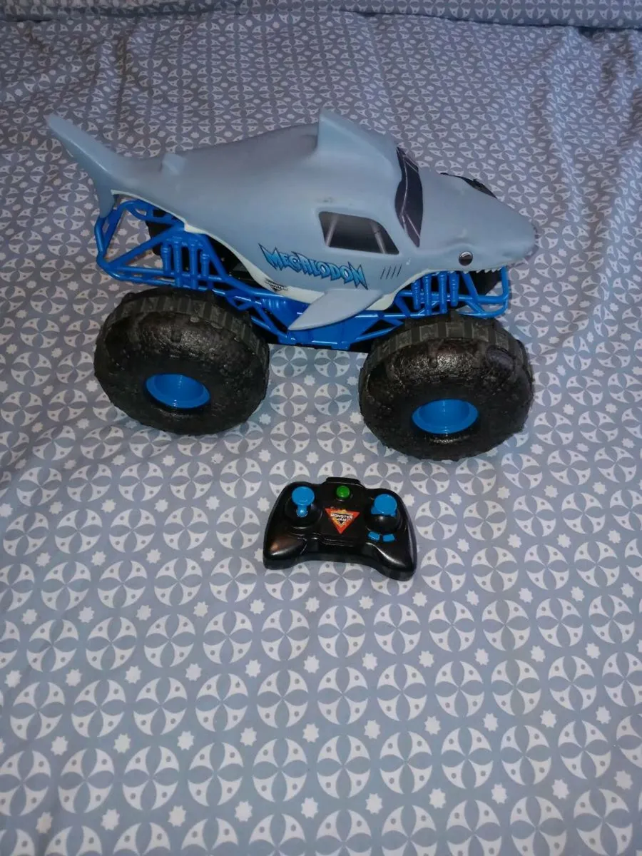 RC Monster truck - Image 1