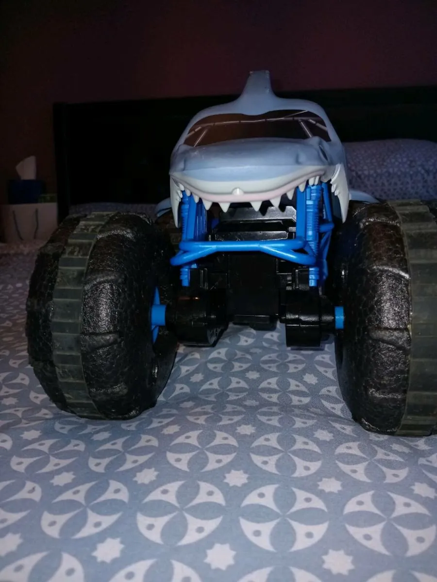 RC Monster truck - Image 3