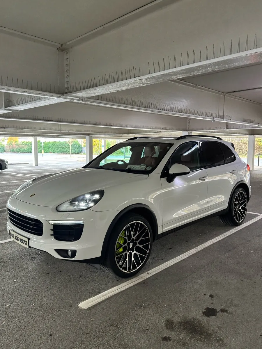 Porsche Cayenne S Platinum Edition - Image 2